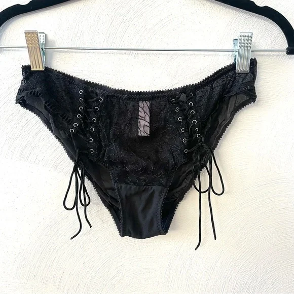 Vtg Victoria’s Secret Lace Up Panty - Picture 3 of 13